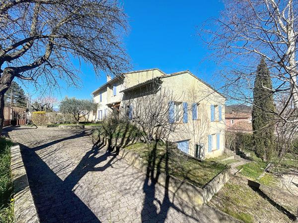 Dauphin maison 5 pièces, appartement indépendant  et garage