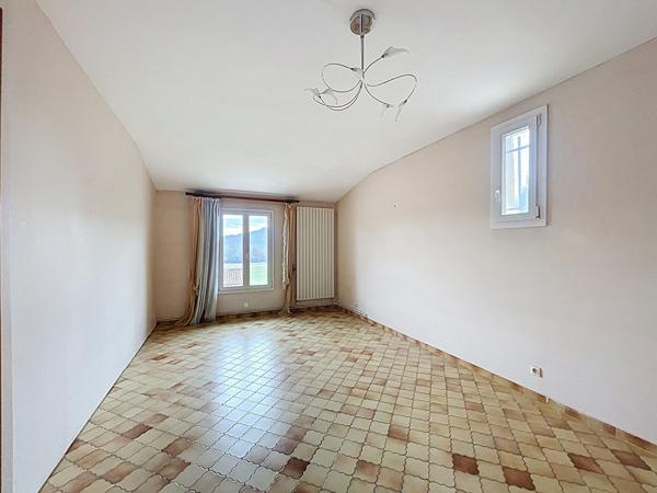 Dauphin maison 5 pièces, appartement indépendant  et garage