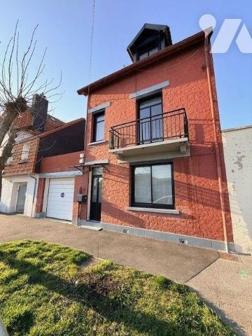 Maison à vendre à Berck (62600) en Pas-de-Calais (62)

À Berck (62600), maison entièrement ré...