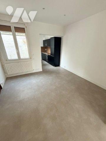 Maison à vendre à Berck (62600) en Pas-de-Calais (62)

À Berck (62600), maison entièrement ré...