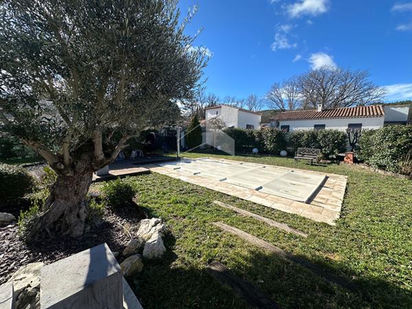 A VENDRE 83860 NANS LES PINS MAISON PLAIN PIED 167M² SUR 711 M² DE JARDIN CARPOT GARAGE STUDIO INDEPENDANT PISCINE ET CUISINE DETE