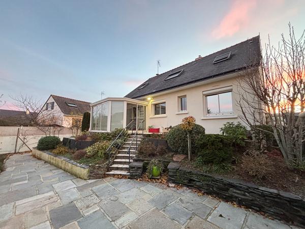 A VENDRE - MAISON ECOUFLANT BOURG - 5 CHAMBRES - STUDIO AMENAGE