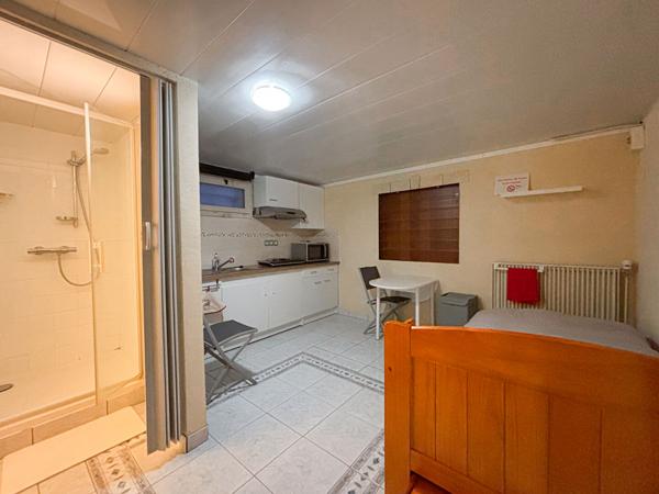 A VENDRE - MAISON ECOUFLANT BOURG - 5 CHAMBRES - STUDIO AMENAGE