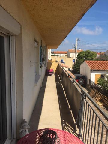 11210 PORT LA NOUVELLE Appartement 3 pièces balcon