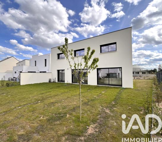 Maison à vendre 6 pièces 163 m² Loire-Authion