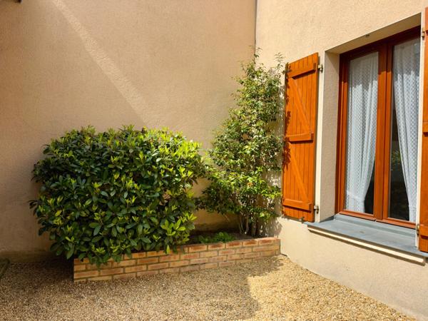 Maison à vendre SAUMUR - 4 chambres entre-les ponts proche commerces, la gare et bords de Loire