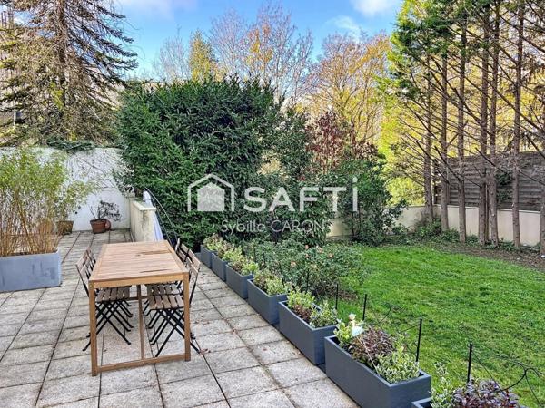 A 3 minutes à pied du Tram T2 Meudon-sur-Seine (18 minutes de La Défense), Ile Seguin