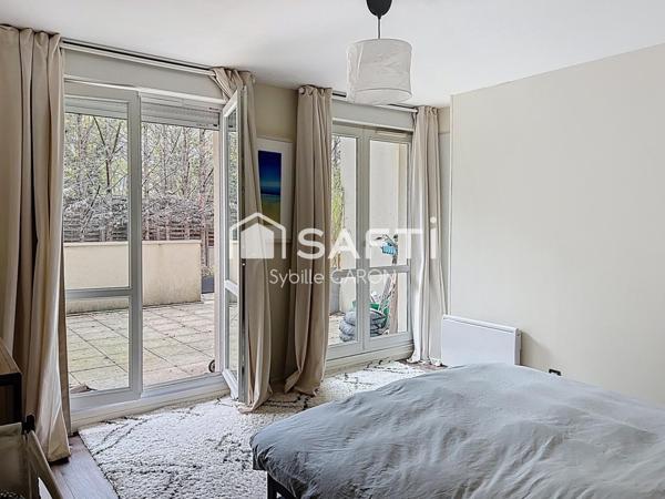 A 3 minutes à pied du Tram T2 Meudon-sur-Seine (18 minutes de La Défense), Ile Seguin