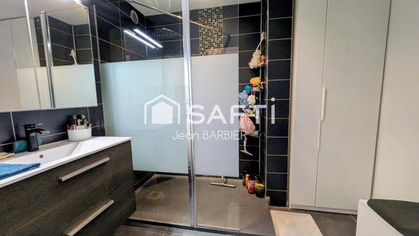 Toulon la Rode/ Mayol, bel et spacieux appartement de 103m², proches des commodités et du centre ville. Possibilité de garage ..