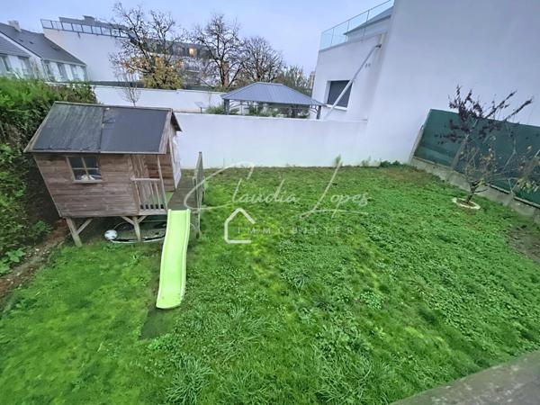 MAISON FAMILIALE -PAS MITOYENNE TRÈS BEAUX VOLUMES