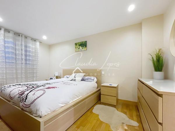 MAISON FAMILIALE -PAS MITOYENNE TRÈS BEAUX VOLUMES