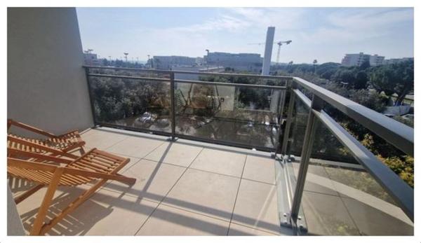 Dpt Alpes Maritimes (06), à vendre ANTIBES appartement duplex T4 de 110,7 m²