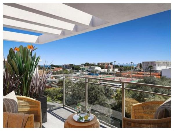 Dpt Alpes Maritimes (06), à vendre ANTIBES appartement duplex T4 de 110,7 m²
