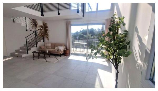 Dpt Alpes Maritimes (06), à vendre ANTIBES appartement duplex T4 de 110,7 m²
