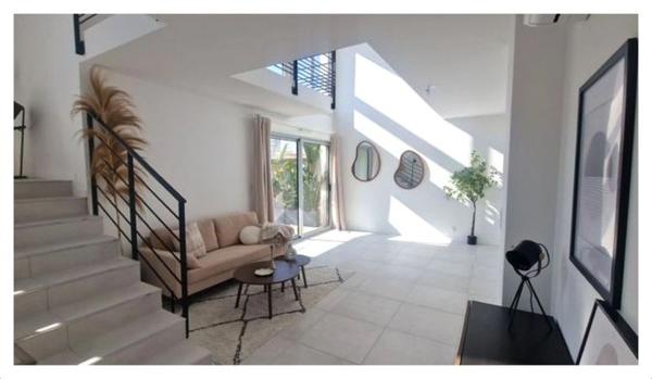 Dpt Alpes Maritimes (06), à vendre ANTIBES appartement duplex T4 de 110,7 m²