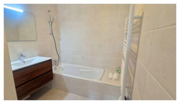 Dpt Alpes Maritimes (06), à vendre ANTIBES appartement duplex T4 de 110,7 m²