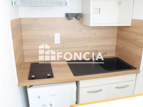 Location Appartement 3 pièces 42.65 m² - RUE LA FEE La Rochelle 17000