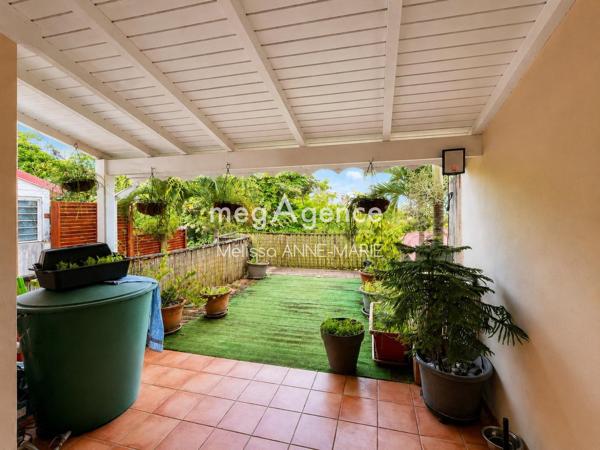 Appartement à GOURBEYRE, 97113 - 3 pièces 68m²