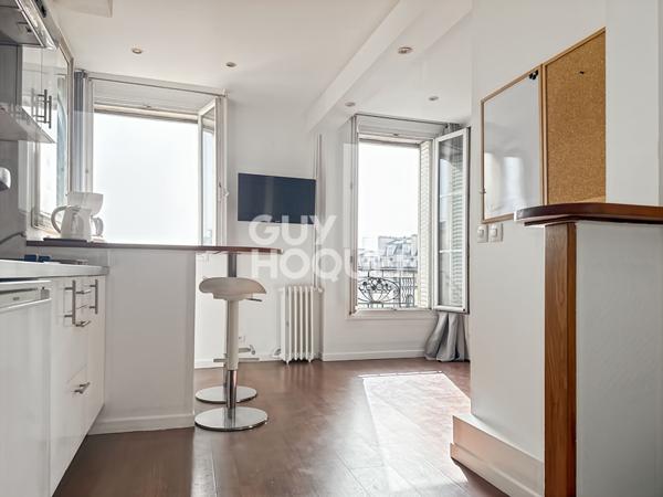 Studio équipé - Étage élevé avec ascenseur - Métro Louis Blanc