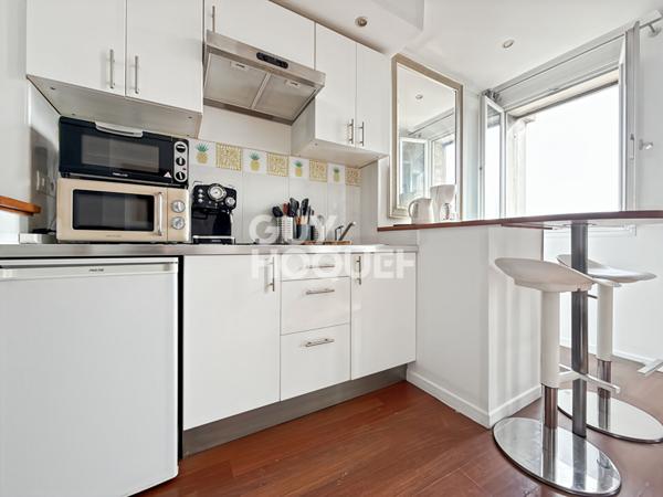 Studio équipé - Étage élevé avec ascenseur - Métro Louis Blanc