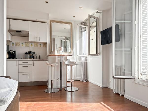 Studio équipé - Étage élevé avec ascenseur - Métro Louis Blanc