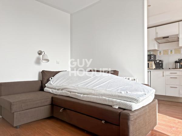 Studio équipé - Étage élevé avec ascenseur - Métro Louis Blanc