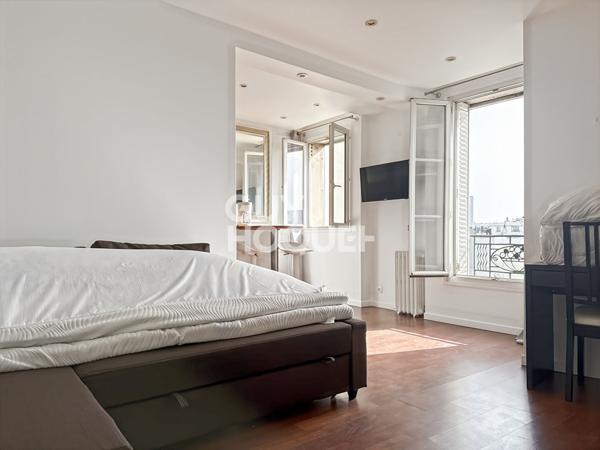 Studio équipé - Étage élevé avec ascenseur - Métro Louis Blanc