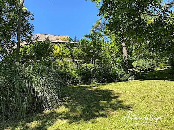 Immeuble commercial de 359 m²