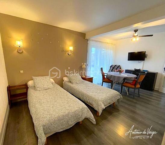 Immeuble commercial de 359 m²