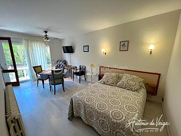 Immeuble commercial de 359 m²