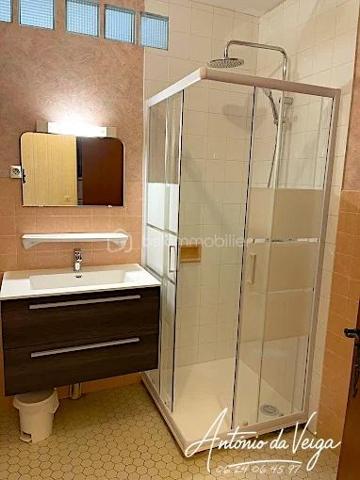 Immeuble commercial de 359 m²