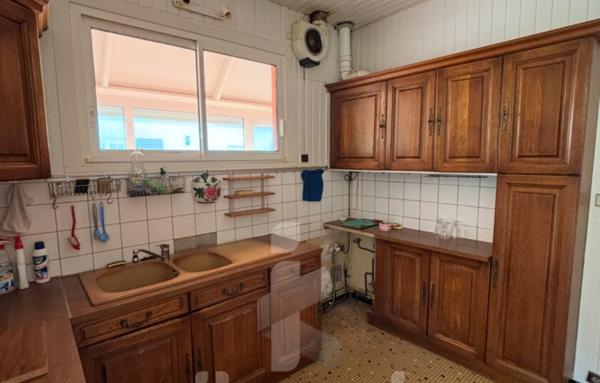 Maison 7 pièces de 165 m2 à rénover   Quartier calme, fort potentiel