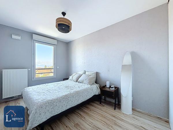 Appartement T4  89 m2 Vue Mont-Blanc garage double et cave à GEX 01170