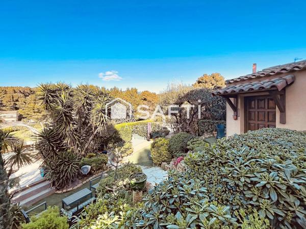 MAS DE CHARME AVEC JARDIN PISCINE DEPENDANCE ET GARAGE À QUELQUES PAS DE LA MER