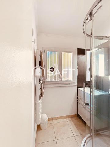 MAS DE CHARME AVEC JARDIN PISCINE DEPENDANCE ET GARAGE À QUELQUES PAS DE LA MER