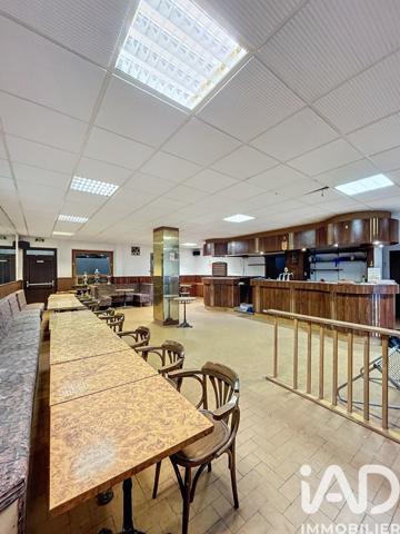 Immeuble à vendre 257 m² Ippling