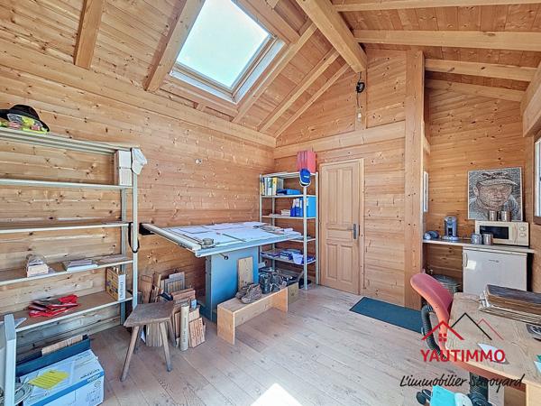 Villard (74420) Ensemble immobilier avec terrain constructible de 2 800 m² en zone UA – Villard, proche Boëge