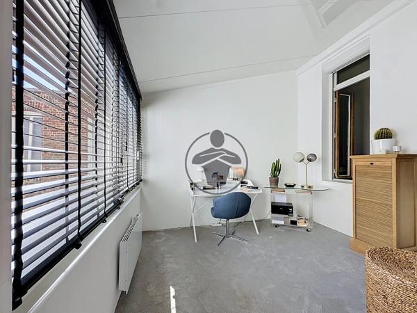 Vente                                                      Maison
                        
                     7 pièces                      202 m2                     à Saint-Quentin