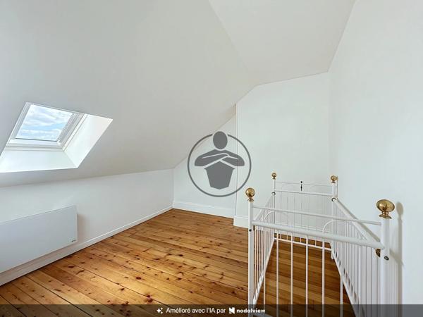 Vente                                                      Maison
                        
                     7 pièces                      202 m2                     à Saint-Quentin