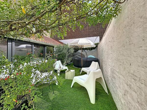 Vente                                                      Maison
                        
                     7 pièces                      202 m2                     à Saint-Quentin