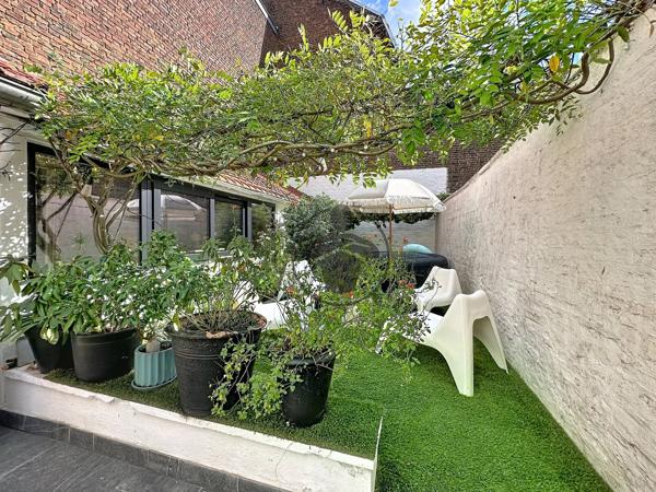 Vente                                                      Maison
                        
                     7 pièces                      202 m2                     à Saint-Quentin
