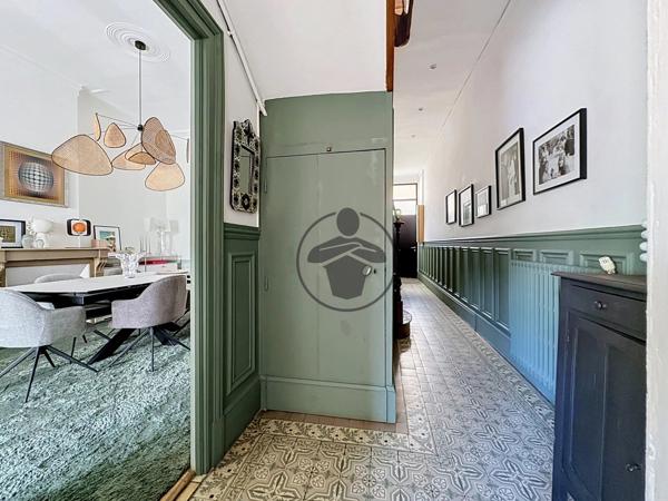 Vente                                                      Maison
                        
                     7 pièces                      202 m2                     à Saint-Quentin