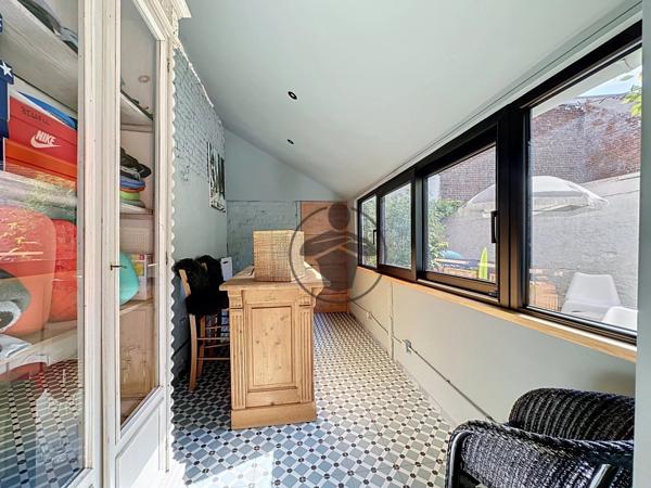 Vente                                                      Maison
                        
                     7 pièces                      202 m2                     à Saint-Quentin