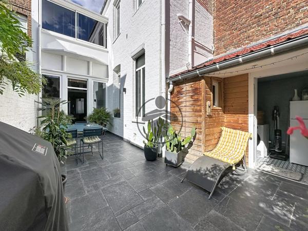 Vente                                                      Maison
                        
                     7 pièces                      202 m2                     à Saint-Quentin