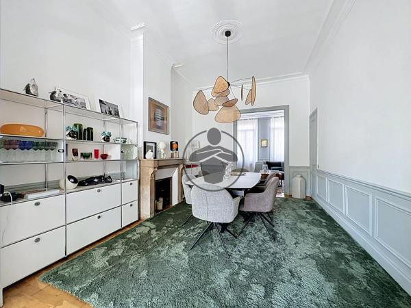 Vente                                                      Maison
                        
                     7 pièces                      202 m2                     à Saint-Quentin