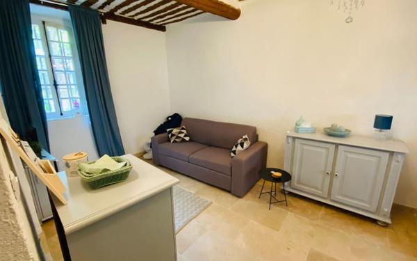 Appartement à vendre    1 pièce •  Antibes