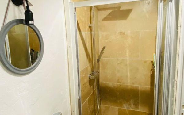 Appartement à vendre    1 pièce •  Antibes