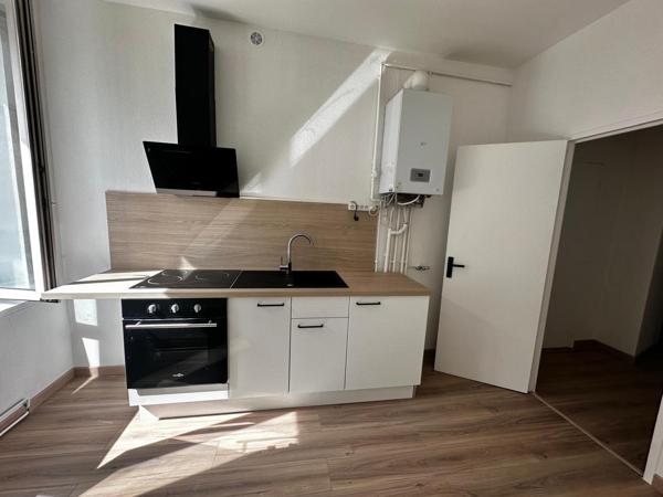 Appartement à LE CHAMBON-FEUGEROLLES, 42500 - 3 pièces 70m²