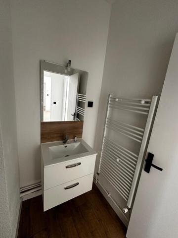 Appartement à LE CHAMBON-FEUGEROLLES, 42500 - 3 pièces 70m²