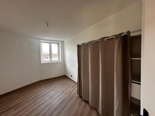 Appartement à LE CHAMBON-FEUGEROLLES, 42500 - 3 pièces 70m²